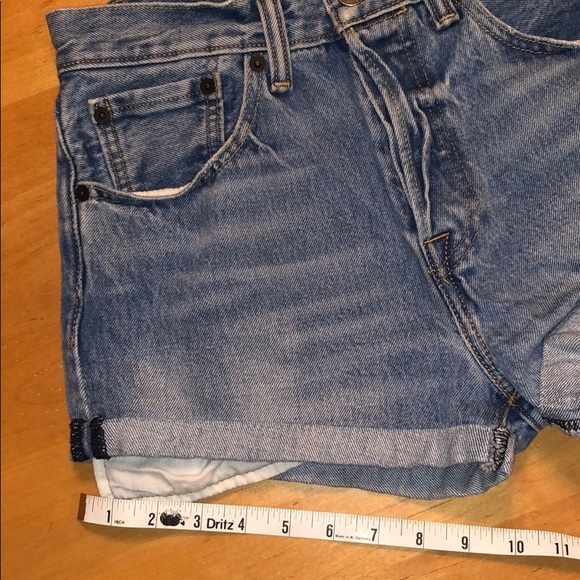 Levi Jean shorts !! - Picture 3 of 6